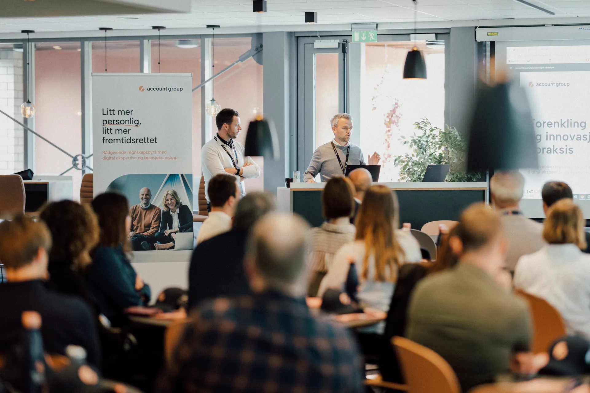 Faglig samling med kolleger hos Account Group